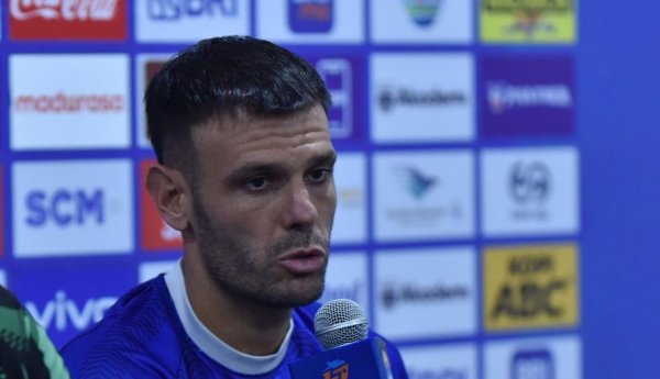 Del Pino Yakin Persib Siap Raih Poin Sempurna Saat Hadapi Persik Kediri