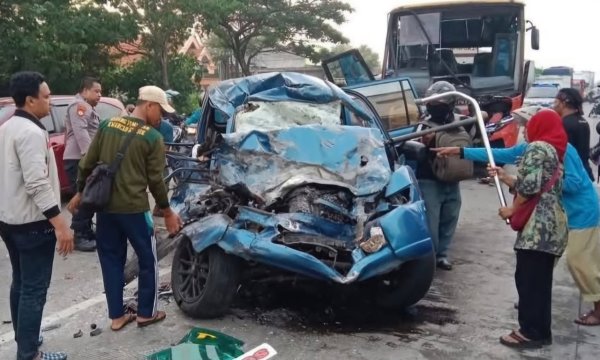 Kecelakaan Maut di Jalan Raya Duduksampeyan Gresik, Empat Orang Tewas