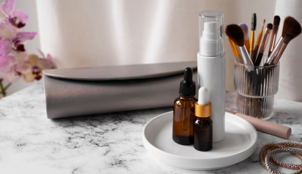 Merkuri, Retinoat, hingga Timbal Ditemukan di Produk Kosmetik, Ini Efeknya
