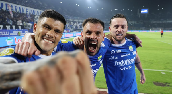 Tekuk PSS 3-0, Persib Hanya Butuh 4 Poin Lagi untuk Juara Liga 1