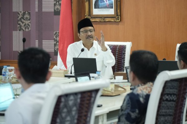 Desk Sekolah Sekolah Rakyat Mulai Dibuka Hari Ini