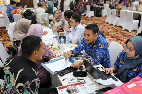 Antusias, Ratusan Pemda Ikuti Desk Sekolah Rakyat
