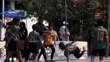 Pelatih Futsal Lawan, Banting Pemain Saat Selebrasi Kemenangan di Surabaya