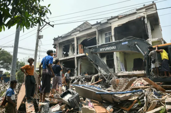 Indonesia Kirim 73 Personel dan 12 Ton Bantuan Logistik ke Myanmar