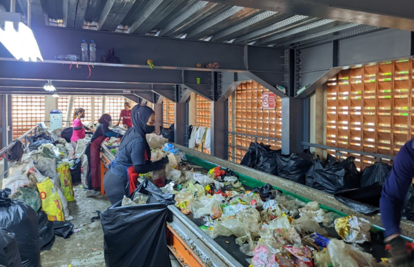Pemkot Bandung Atasi Sampah, CCTV Siap Rekam Pelanggar