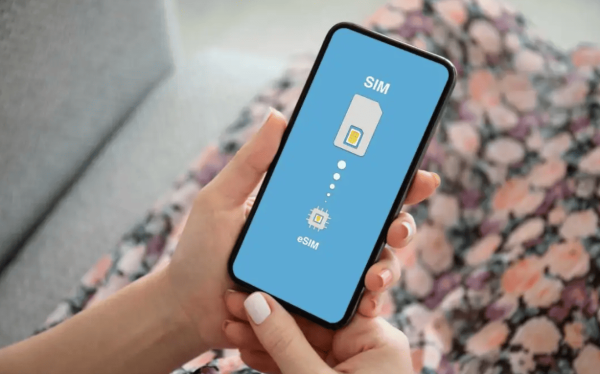 eSIM Resmi Diatur Pemerintah, Ini Cara Migrasi dari Kartu SIM Fisik ke eSIM.