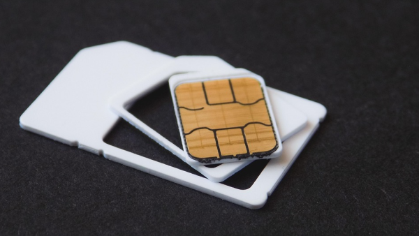 Menkomdigi Siapkan Sanksi bagi Operator yang Langgar Batas 3 SIM per NIK