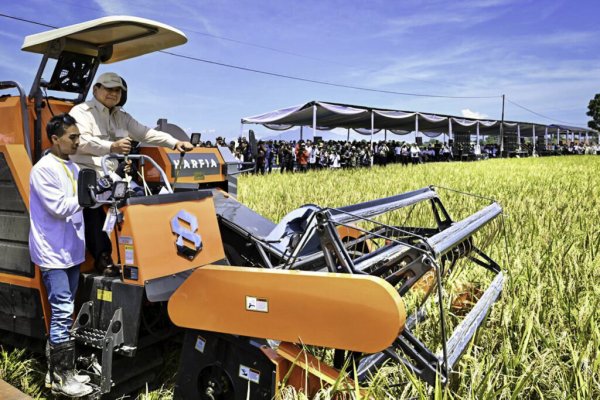 Panen Raya Serentak di 14 Provinsi, Prabowo Tegaskan Komitmen Wujudkan Kedaulatan Pangan