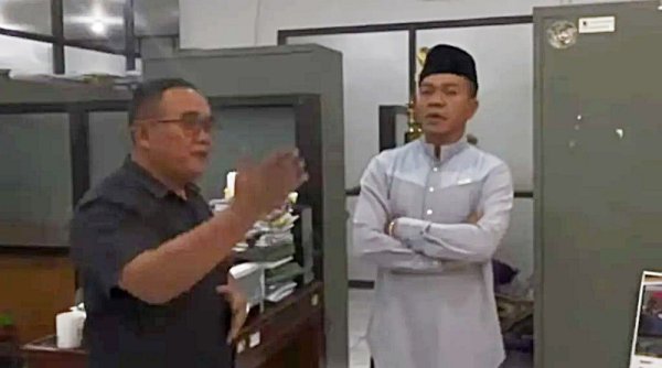 Sidak ke Kantor Disdik, Kang DS Geram Lihat ASN Tak Disiplin, Ruang Kerja Berantakan!