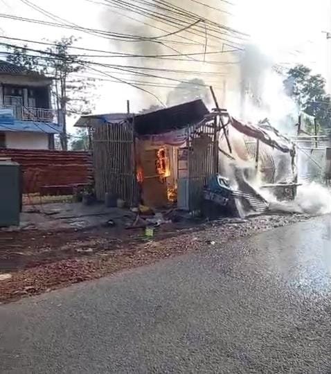 Sebuah Warung Ludes Dilalap Api di Sukabumi