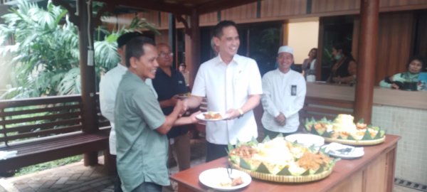 Hadir di Halalbihalal KWP, Firnando Ajak Legislator Dekat dengan Wartawan