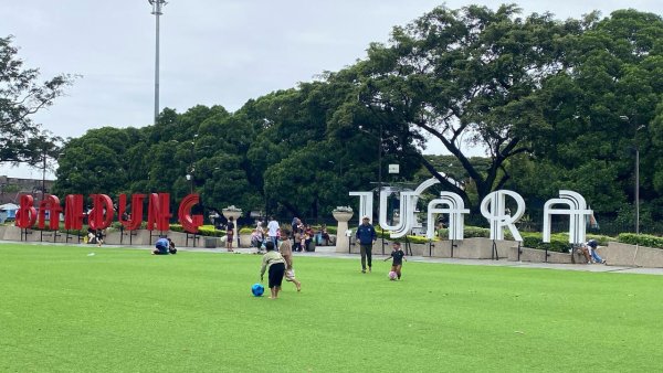 Alun-alun Bandung, Ruang Publik Favorit Warga yang Selalu Bikin Rindu