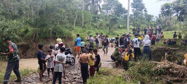 Seorang Anak Hilang Terseret Arus Sungai di Sukabumi