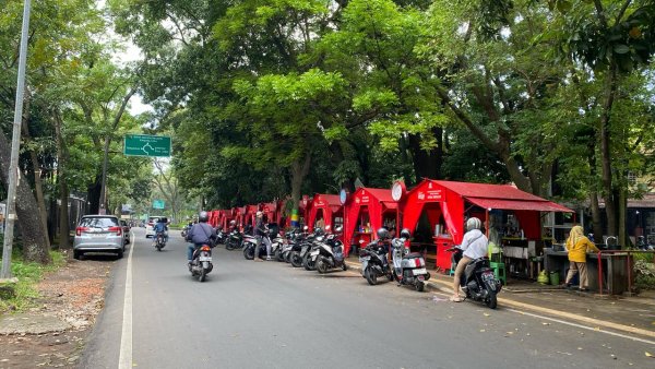 Jalan Malabar: Lorong Hijau yang Menyegarkan di Tengah Riuh Bandung