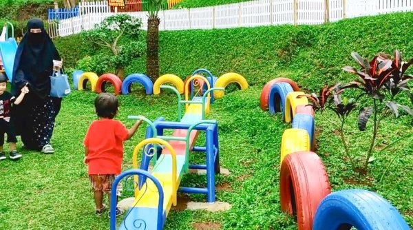Usai Lebaran Wisatawan Masih Ramai Kunjungi Citalutug Bandung