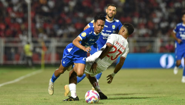 Babak Pertama, Persib Ditahan Imbang Malut United Tanpa Gol