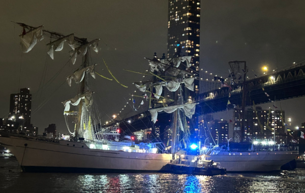 Kapal Latihan AL Meksiko Tabrak Jembatan Brooklyn, 2 Tewas
