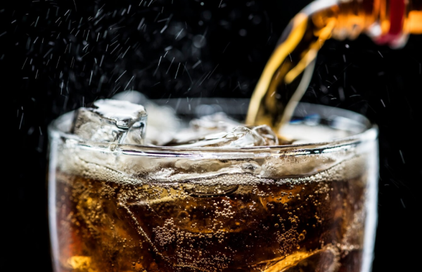 Dibalik Sensasi Segar Soda, Ada Risiko Serius untuk Tubuh