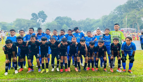 Akademi Persib KU-11 dan KU-12 Unjuk Gigi di Karawang