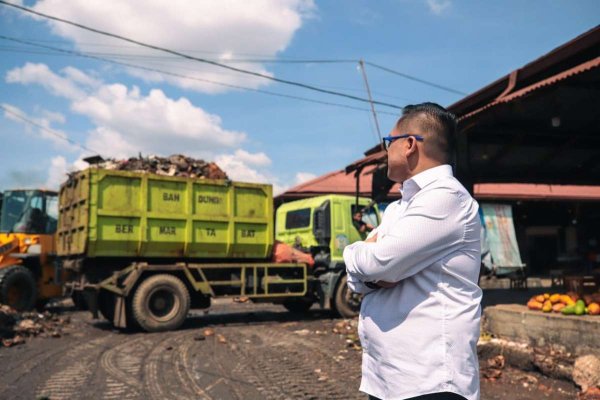 Dua Hari Nonstop, Ribuan Kubik Sampah Diangkut dari Pasar Gedebage