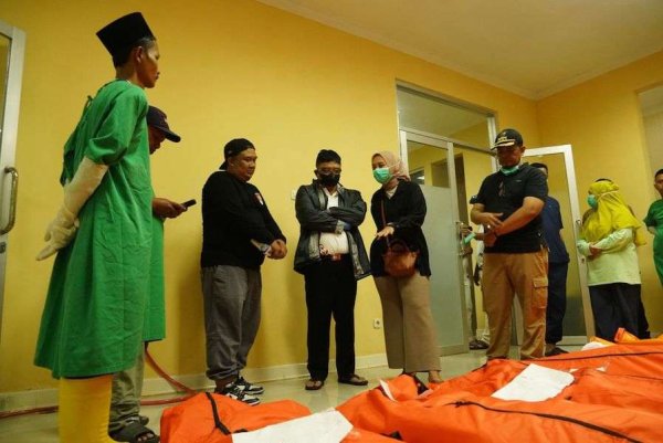 Bupati Garut Sampaikan Duka Mendalam bagi Korban Ledakan Amunisi