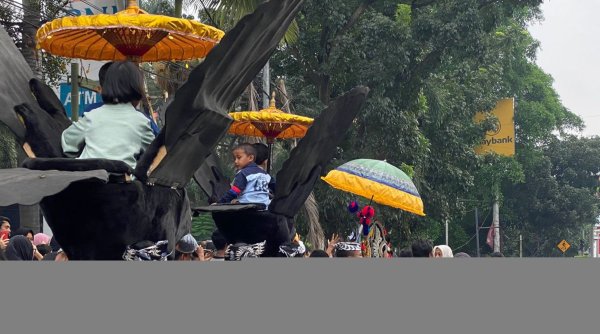 Aksi Demonstrasi Warisan Budaya Sunda yang Tetap Eksis di Tengah Modernisasi