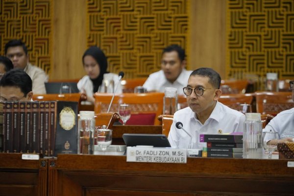 Penulisan Ulang Sejarah RI Tak Gunakan Orde Lama, Ini Alasan Fadli Zon