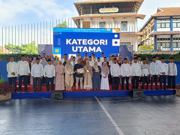 9 Alumnus SMA Al Ma'soem dan 4 Santri PSAM Raih Penghargaan Kategori Utama
