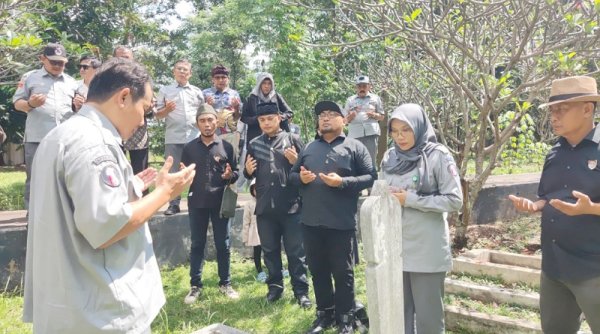 Forum Bela Negara Jabar Ziarah ke Makan Pahlawan di Purwakarta