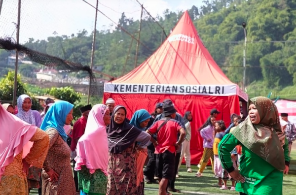 Kemensos Distribusikan Bantuan Korban Bencana Tanah Bergerak di Brebes