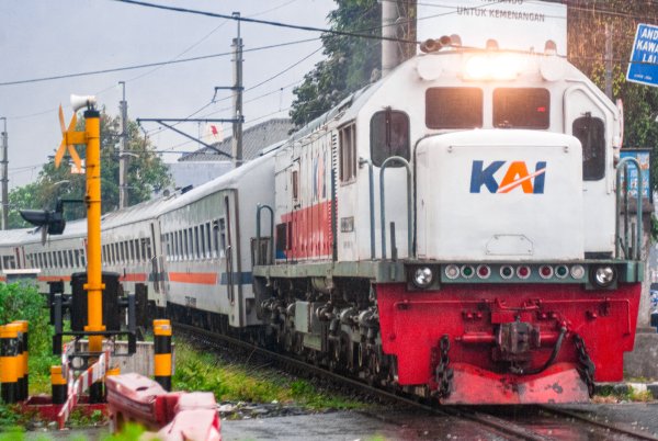 Kenapa Kereta Api Tidak Bisa Berhenti Mendadak?