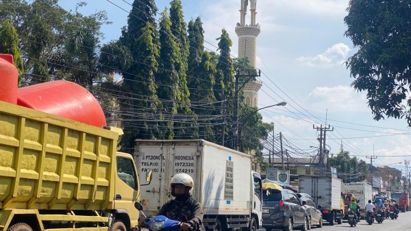 Aktivitas Ekonomi Terganggu, Pasar Banjaran Dikepung Kemacetan