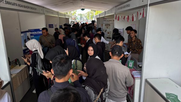 Dinas Ketenagakerjaan Kabupaten Bandung Tempatkan 600 dari 900 Calon Tenaga Kerja di Job Fair Bandung Bedas Expo 2025