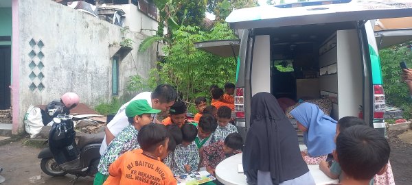 Perpustakaan Keliling Dispusip Kabupaten Bandung Hadir di Tengah-tengah Masyarakat Baleendah