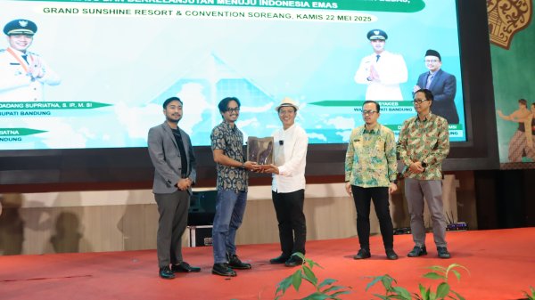 Program 100 Hari Kerja Bupati Bandung: Berikan Penghargaan Kepada Pelaku Usaha