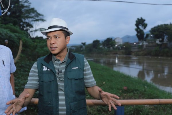 Bupati Bandung Tegaskan Jembatan Apung Tak Layak Digunakan, Dorong Realisasi Jembatan Permanen