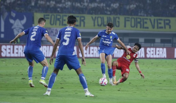 Gelar Juara, Persib Tetap Fokus untuk Menang di Dua Laga Terakhir Liga