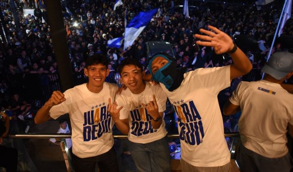 10 Titik Kumpul Bobotoh Konvoi Persib Bandung Juara Liga 1 2024/2025
