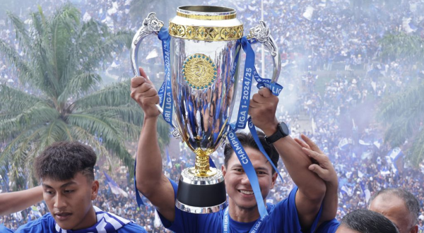 Achmad Jufriyanto Bangga Raih Tiga Gelar Liga Bersama Persib
