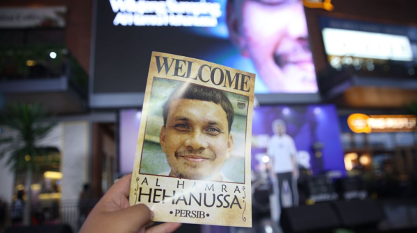 Persib Gunakan Media Jalanan Umumkan Rekrutan Baru Al Hamra Hehanussa