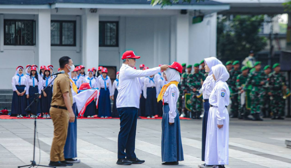 Peringati Hari Donor Darah Sedunia, Ribuan Anggota PMR Bandung Resmi Dilantik