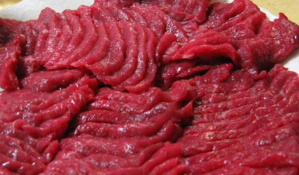 Hukum Konsumsi Daging Kuda dalam Islam: Halal, Makruh, atau Haram?
