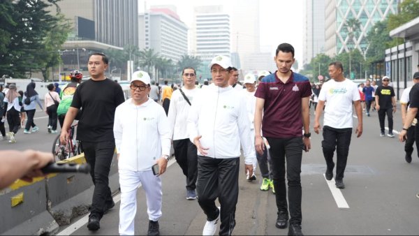 Menag Jalan Santai Bareng Ribuan Peserta CFD Syiar Muharam