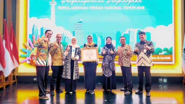 Pemdaprov Jabar Raih Anugerah Simpul Jaringan Terbaik Nasional Tahun 2025