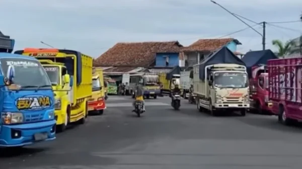 Demo Sopir Truk di Surabaya Tuntut Kejelasan Kebijakan ODOL