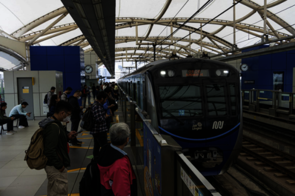 Tahun Baru 2026: MRT Jakarta Perpanjang Jam Operasional