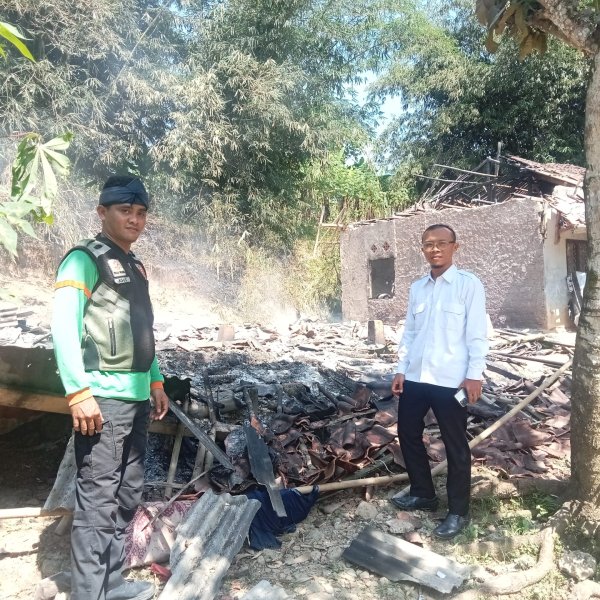 6 Orang Mengungsi Akibat Kebakaran Rumah di Sukabumi