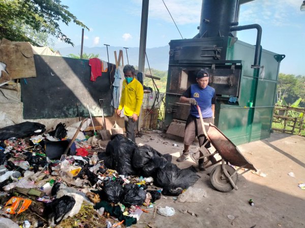 Jaminan Kecelakaan Kerja dan Hari Tua, Kades Neglasari: Pengelola TPS3R Berharap Dapat BPJS Ketenagakerjaan