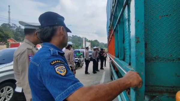Kendaraan ODOL Masih Ditemukan di Sukabumi, Polisi-Dishub Beri Teguran