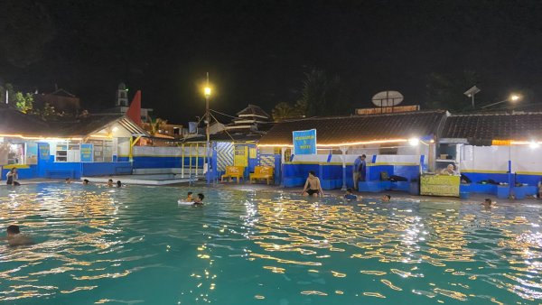 Cipanas Indah Garut, Surga Alam dengan Pemandian Air Panas Untuk Relaksasi